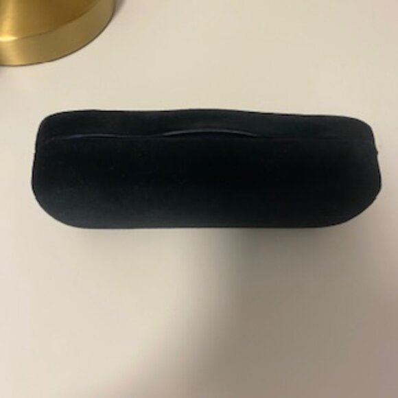 Gucci Black Velvet Sunglass Case with Cleaning Cloth - Picture 5 of 6